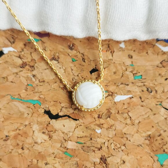 Kendra Scott Volleyball Gold White Mother-of-Pearl Necklace accessories - Picture 2 of 4